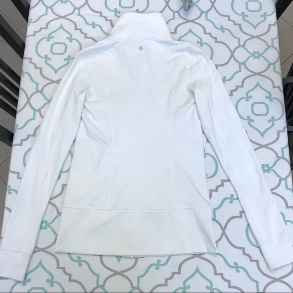 lululemon athletica Tops - 💙👖GORGEOUS! LULULEMON ZIP JACKET👖💙SIZE 8 EUC!